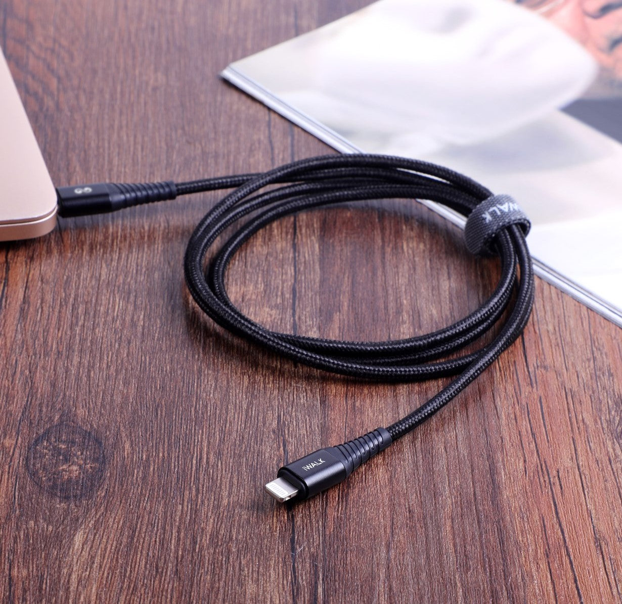 iWalk 18W Twister PD Ultra Flexible Qc 1M Type-C To Lightning Charge And Sync Cable - Black