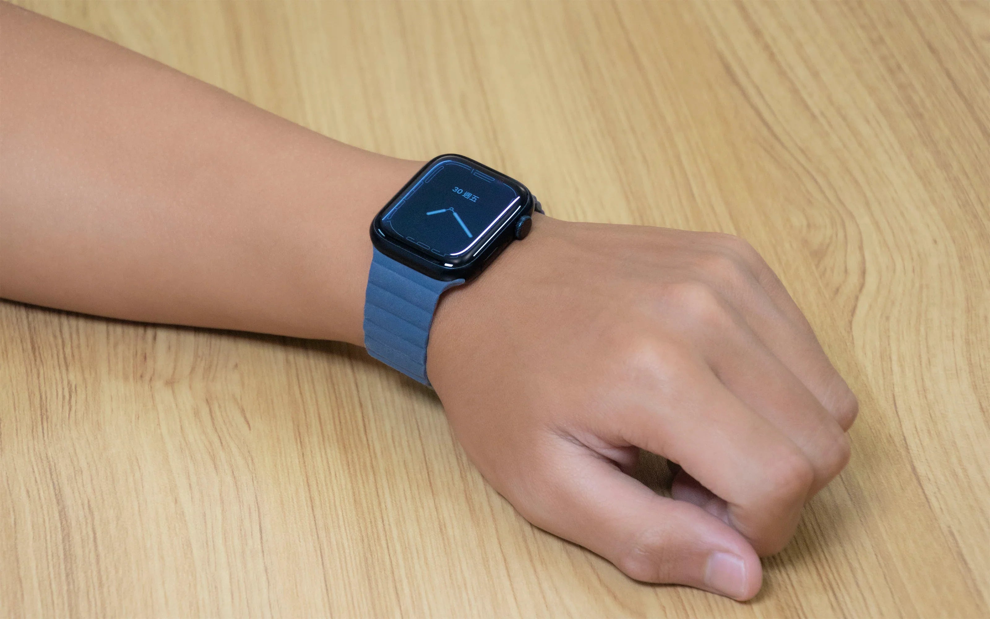 Torrii Watch 49/46/45/44 Mm Saturn Silicone Magnetic Strap - Navy - Tashqila