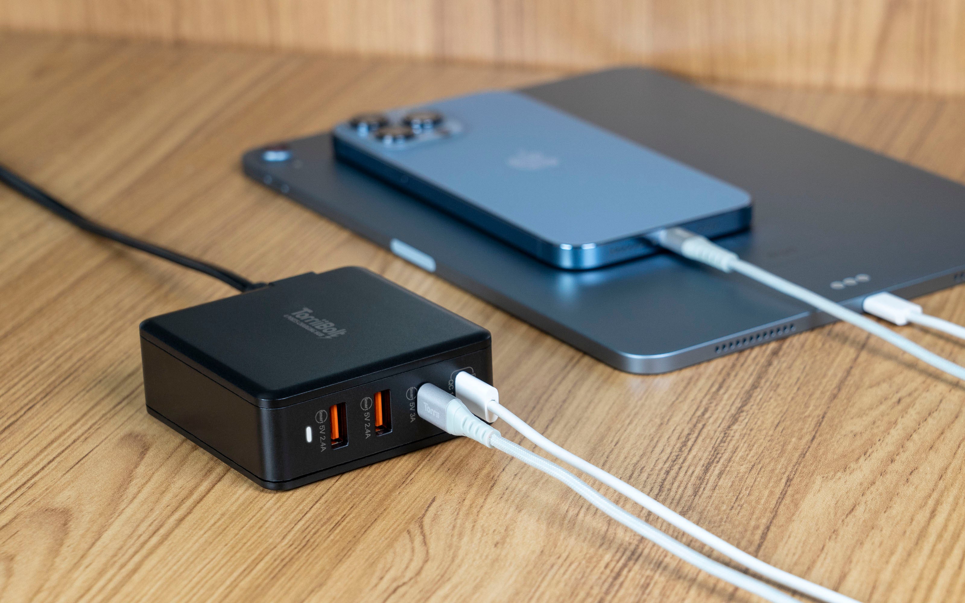 Torrii Bolt 4 Port Charging Hub with 2 USB-C  & 2 USB-A QC 3.0 - Black