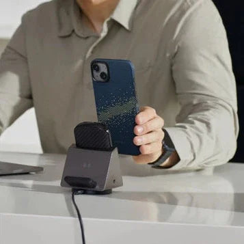 Pitaka iPhone 15 Plus Carbon Fibre Magsafe Cover - Blue - Tashqila